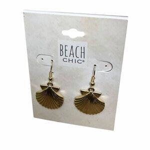Beach Chic Gold Tone Seashell Dangle Earrings Coastal Boho